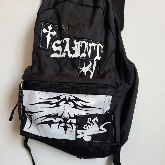 Lightweight Black ππππ£π© πππ’π¨ Backpack - Picture 3 of 3